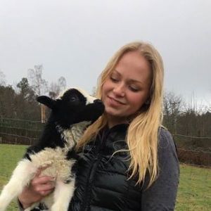 Meet your Posher, Adri